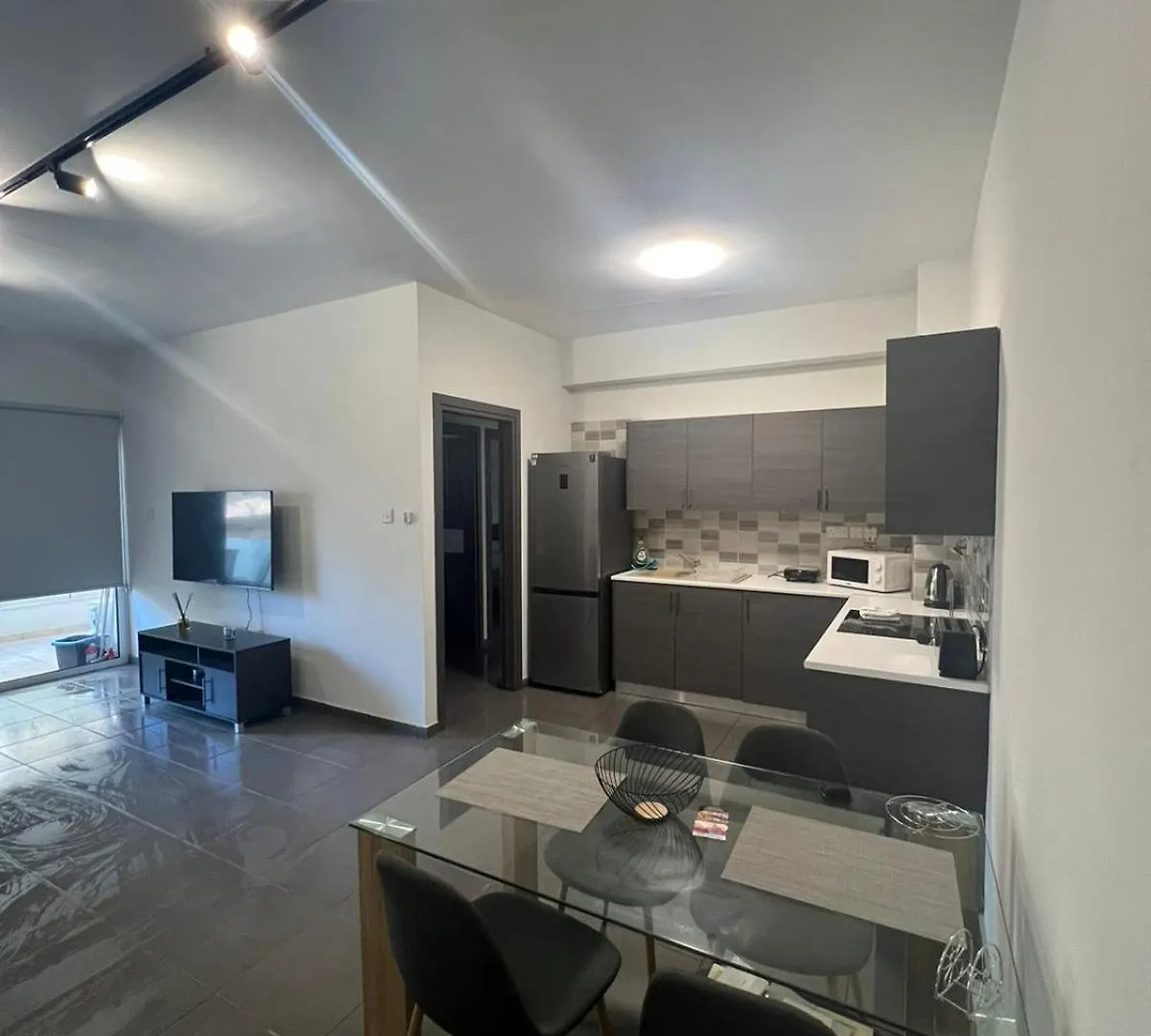 Appartement Tropical Paradise 200M From Finikoudes Beach Larnaca
