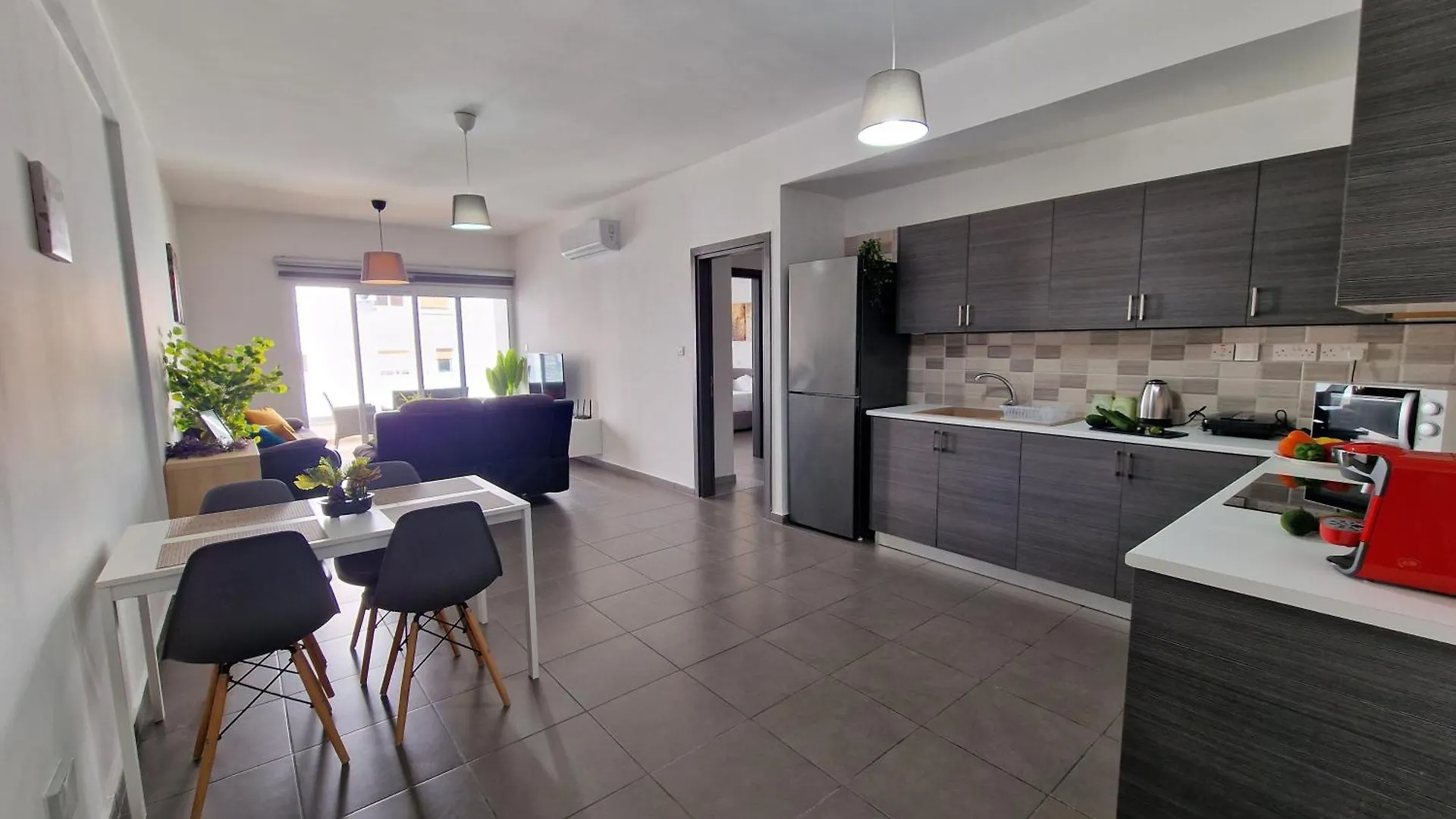 Appartement Tropical Paradise 200M From Finikoudes Beach Larnaca