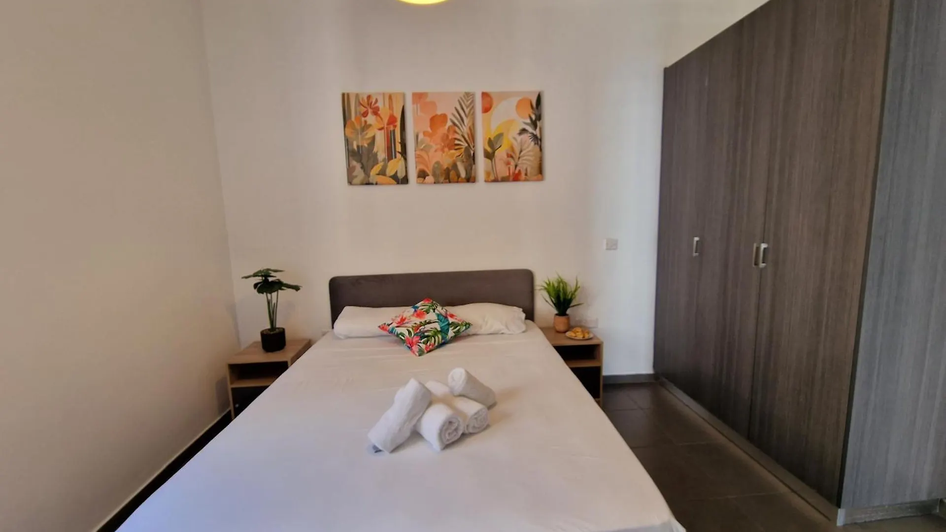 Appartement Tropical Paradise 200M From Finikoudes Beach Larnaca